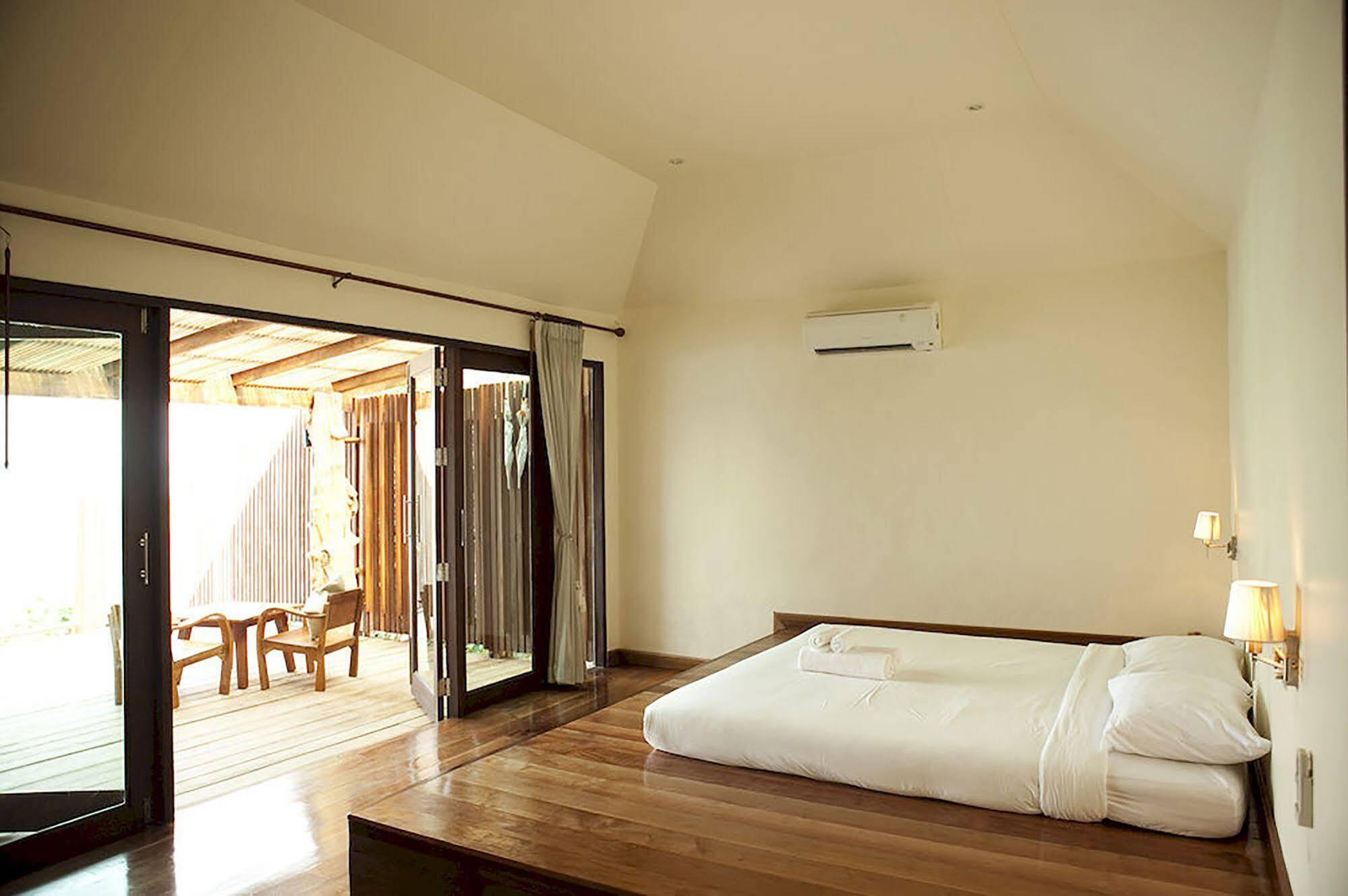 Captain Hook Resort @Koh Kood Ko Kut Kültér fotó